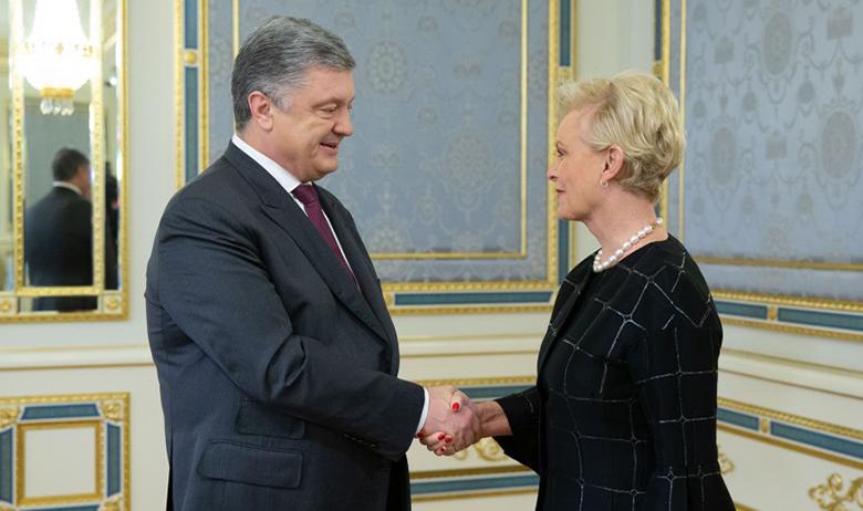 Петр Порошенко и Синди Маккейн