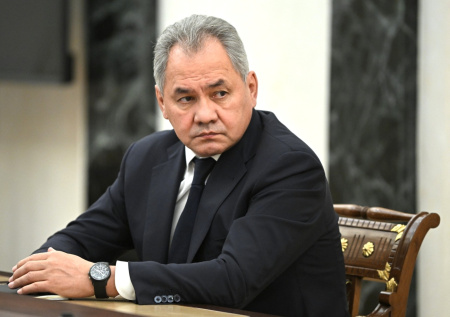 Шойгу провел переговоры с главой Минобороны Азербайджана