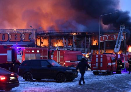 Один человек погиб при пожаре в ТЦ в Подмосковье