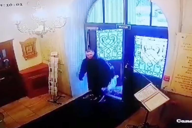 В Санкт-Петербурге поймали мужчину, подозреваемого в краже иконы Божией Матери