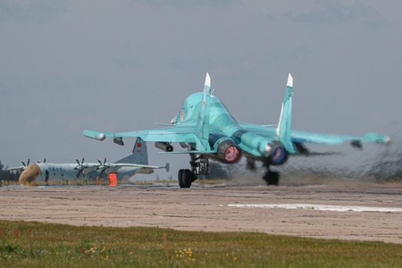Первое в истории приземление Су-34 «на брюхо» попало на видео