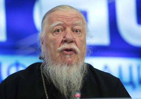 Протоиерей Смирнов пользуется тем, что юродивых обижать нельзя
