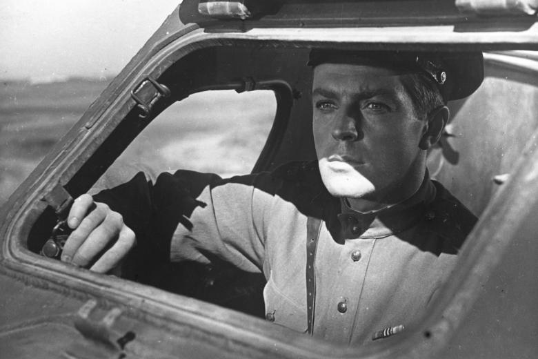 Кадр из кинофильма Николая Розанцева «В твоих руках жизнь», 1959 год. Поставлен по мотивам очерка Аркадия Сахнина «Эхо войны» о подвиге советских саперов. Капитан Дудин - Олег Стриженов. Репродукция