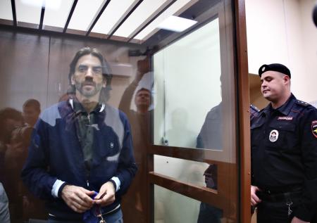 Суд продлил арест экс-министру Абызову