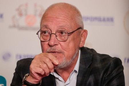 Сын Максима Никулина вышел на связь после сообщений о госпитализации отца