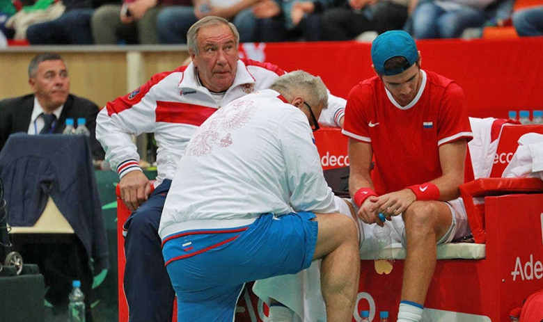 Карен Хачанов