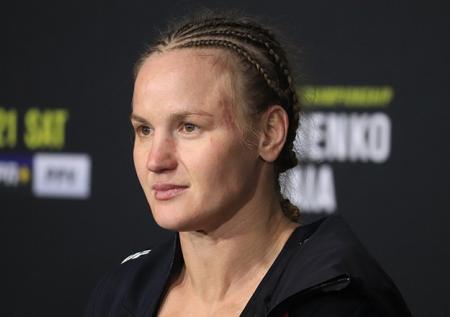 «Дралась словно демон»: глава UFC похвалил чемпионку родом из СССР