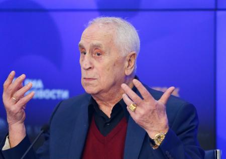 «Пусть извиняется, выше Яшина только Бог»: Кавазашвили оценил слова Гинера