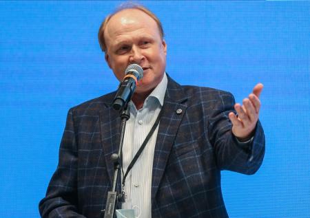 Толстой заявил, что театры Москвы могли бы вернуться к заполняемости в 50%