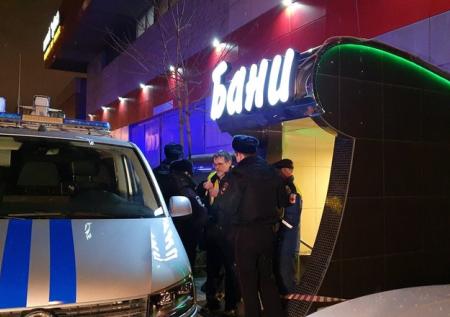 Жених погибшей на вечеринке с сухим льдом находит послания от невесты