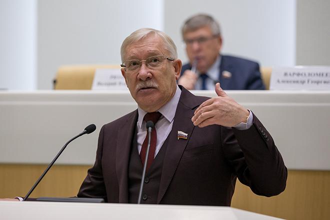Олег Морозов