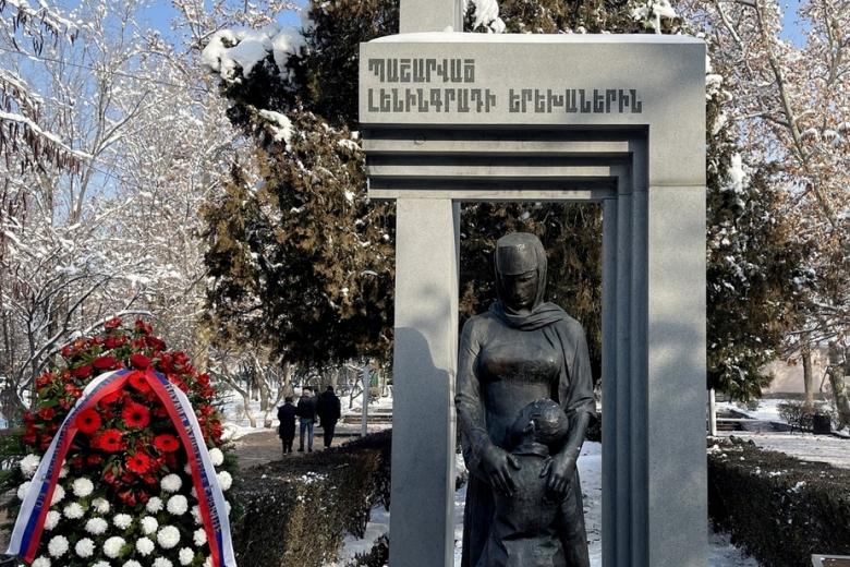 Памятник детям блокадного Ленинграда в Ереване