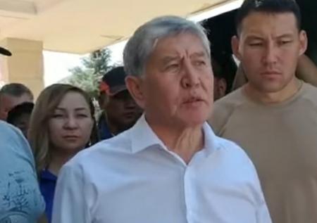 Суд оставил экс-президента Киргизии Атамбаева под стражей до 26 октября