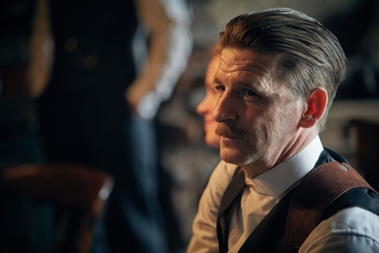 Пол Андерсон в сериале «Острые козырьки»