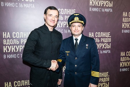 Бероев и летчик Юсупов представили фильм «На солнце, вдоль рядов кукурузы»