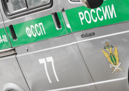 Водитель трактора протаранил машину приставов в Башкирии