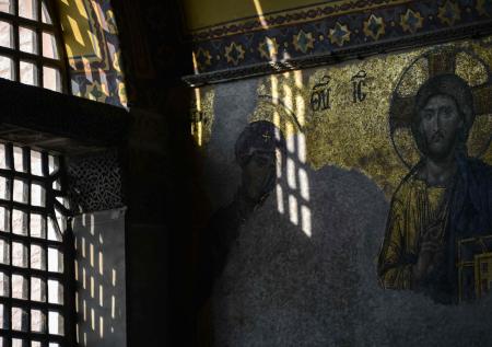 Христианскую мозаику в Айя-Софии могут скрыть от мусульман новым освещением