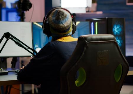 Потоковое вещание в Китае оказалось под угрозой контроля государства