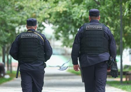 Рукоблуд на лужайке у набережной в Геленджике заинтересовал полицию