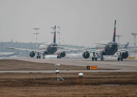 В Шереметьево у Boeing задымилась стойка шасси
