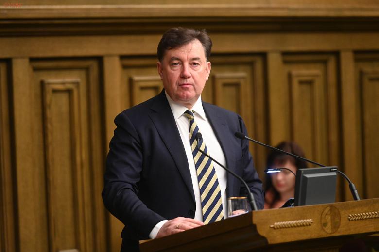 Виктор Момотов