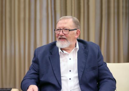 Сергей Дубинин: рублю рано выходить на международную арену
