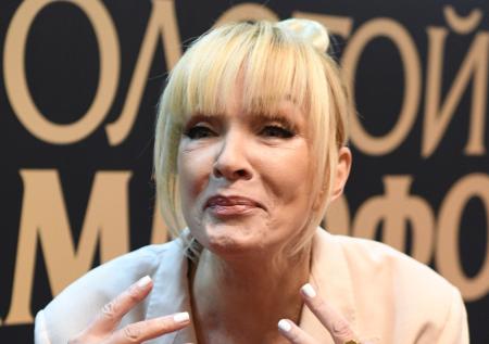 NEWS.ru не дали аккредитацию на шоу Вайкуле из-за отказа поддержать Украину