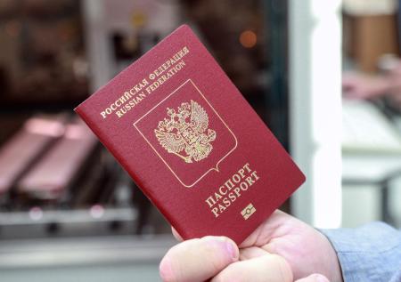 Охранники отняли паспорт у бойца СВО и требовали деньги
