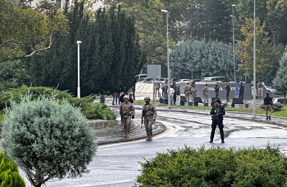 Усиление мер безопасности у здания МВД в Анкаре
