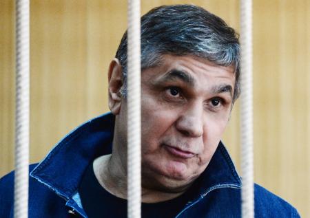 «Короновал» воров, похоронил брата: как живет Шакро Молодой