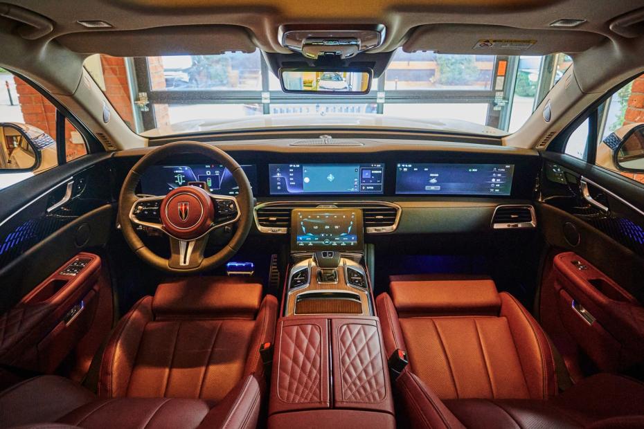 Интерьер Hongqi E-HS9