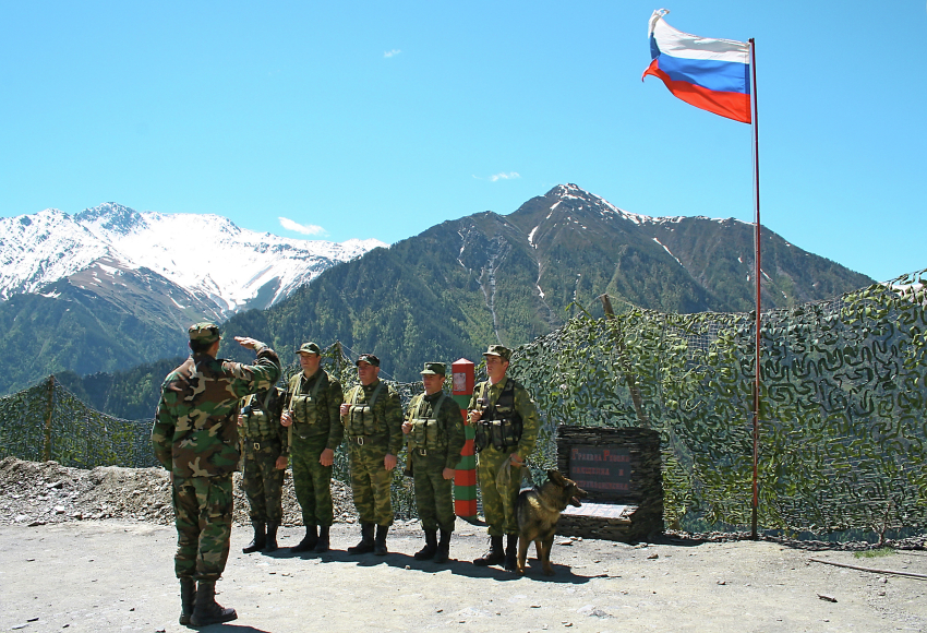 Пограничная застава в районе дагестанского села Хушет. 2007 г.