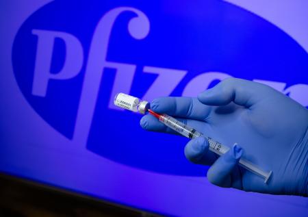 Евросоюз договорился о дополнительных поставках вакцины Pfizer/BioNTech