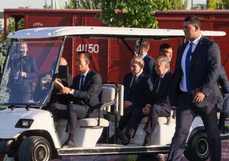 Путин прокатился на необычном транспорте и попал на видео