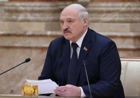 Лукашенко: снесём голову любому, кто захочет нарушить мир в Белоруссии
