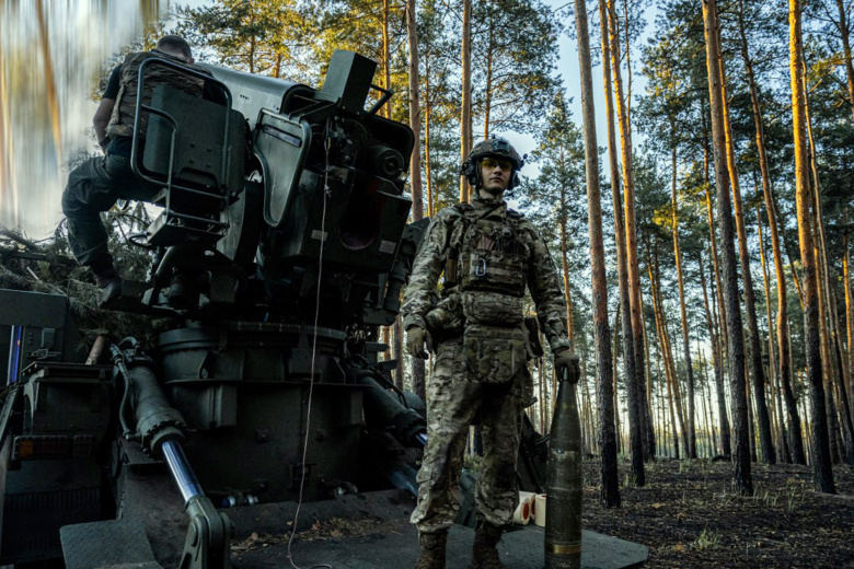 Военнослужащий Вооруженных сил Украины в зоне боевых действий