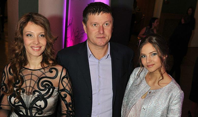 Евгений Кафельников с семьей