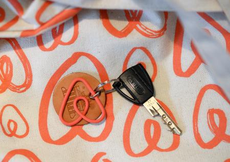 МОК выделит $28 млн для размещения спортсменов в объектах Airbnb
