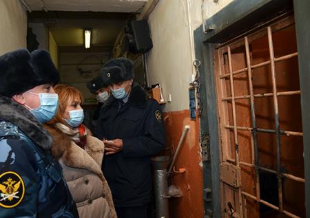 В Сети появились новые видео с применением силы к заключённым на Камчатке