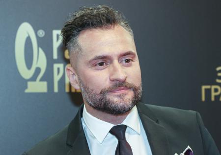 Звезда «Фабрики звезд» вышел на связь после избиения известного музыканта