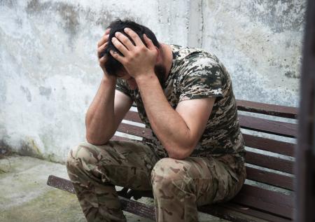 Парень в Житомире избил на улице военкома, пытавшегося его задержать