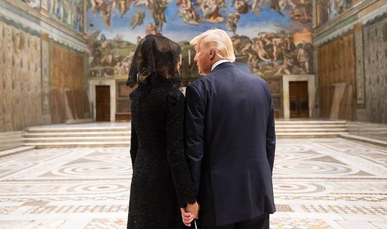 Дональд Трамп (справа)