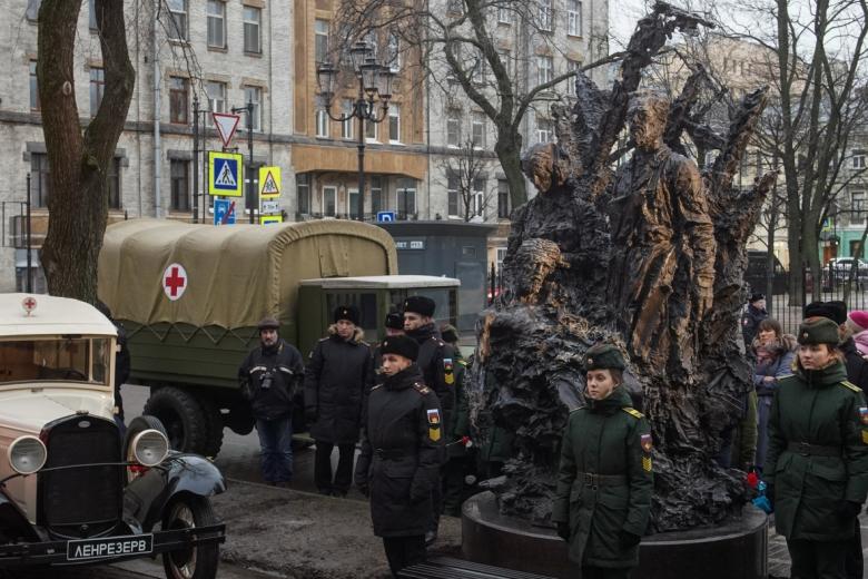Церемония открытия скульптурной композиции, посвященной подвигу блокадных медиков в Санкт-Петербурге