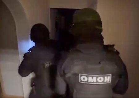 ФСБ задержала россиянина, пытавшегося купить взрывчатку