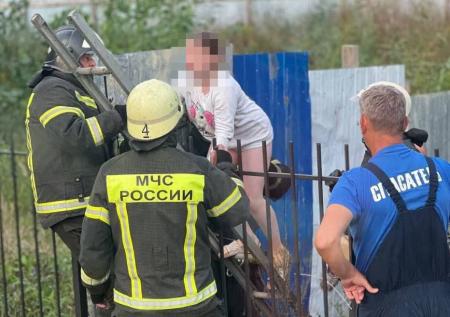Спасатели не дали двум школьницам утонуть в болоте в Калининграде