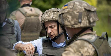 Зеленский разводит войска в Донбассе назло России