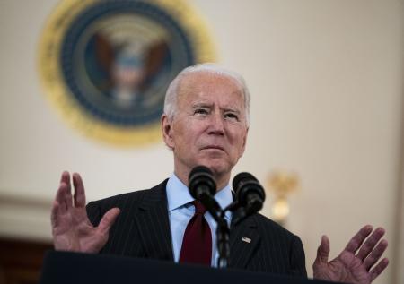 Байден ищет таланты: снят запрет на выдачу грин-карт США 