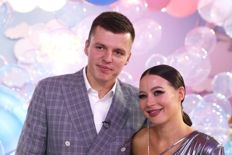 Блогеры Артем и Валерия Чекалины