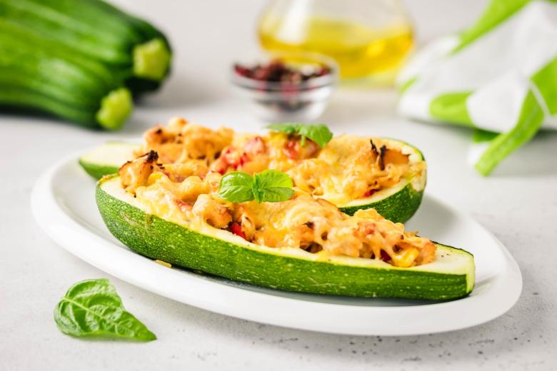 Кабачки, фаршированные целиком