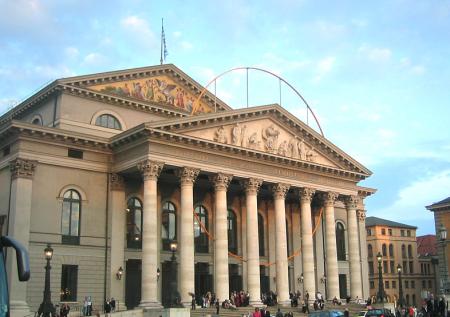 Глава Баварской оперы Дорн уволил россиян по политическим причинам